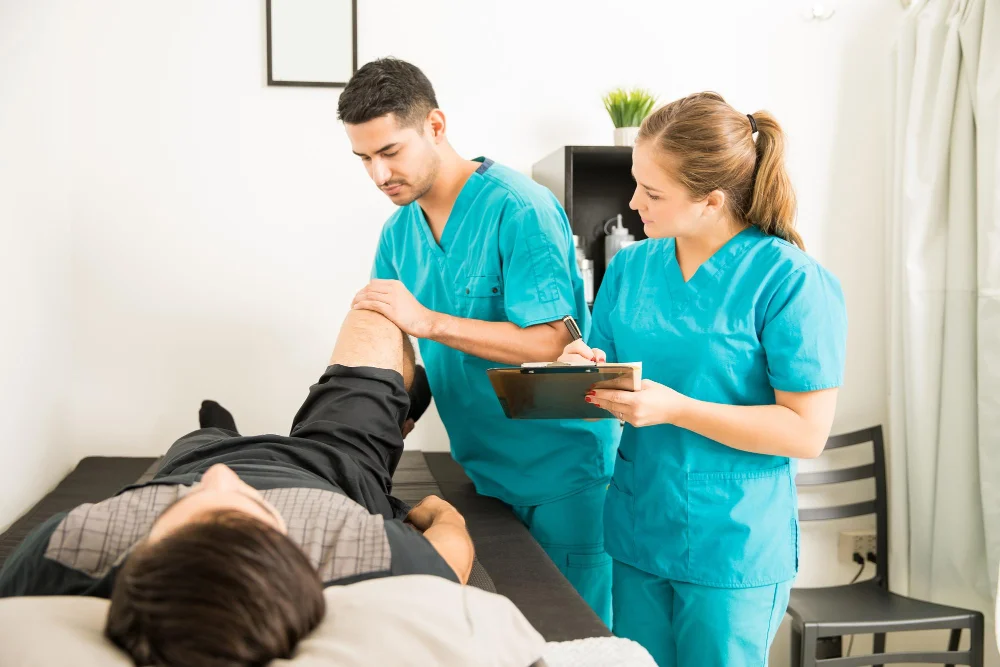 Can a Chiropractor Help a Sprained Knee